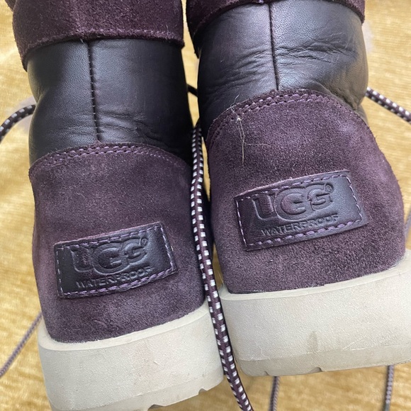 Uggs ankle boots 🥾 lace up, faux fur, non-slip, ladies size 6 - Picture 9 of 9
